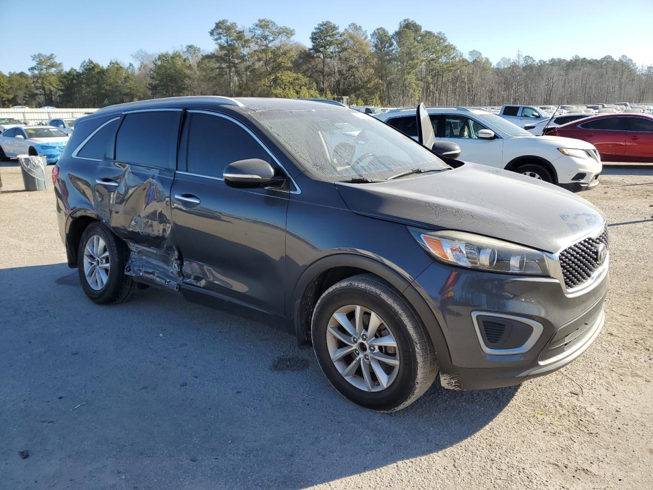 2017 KIA Sorento VIN 5XYPG4A33HG300843 Copart auction photo, side / rear end damage thumbnail 4