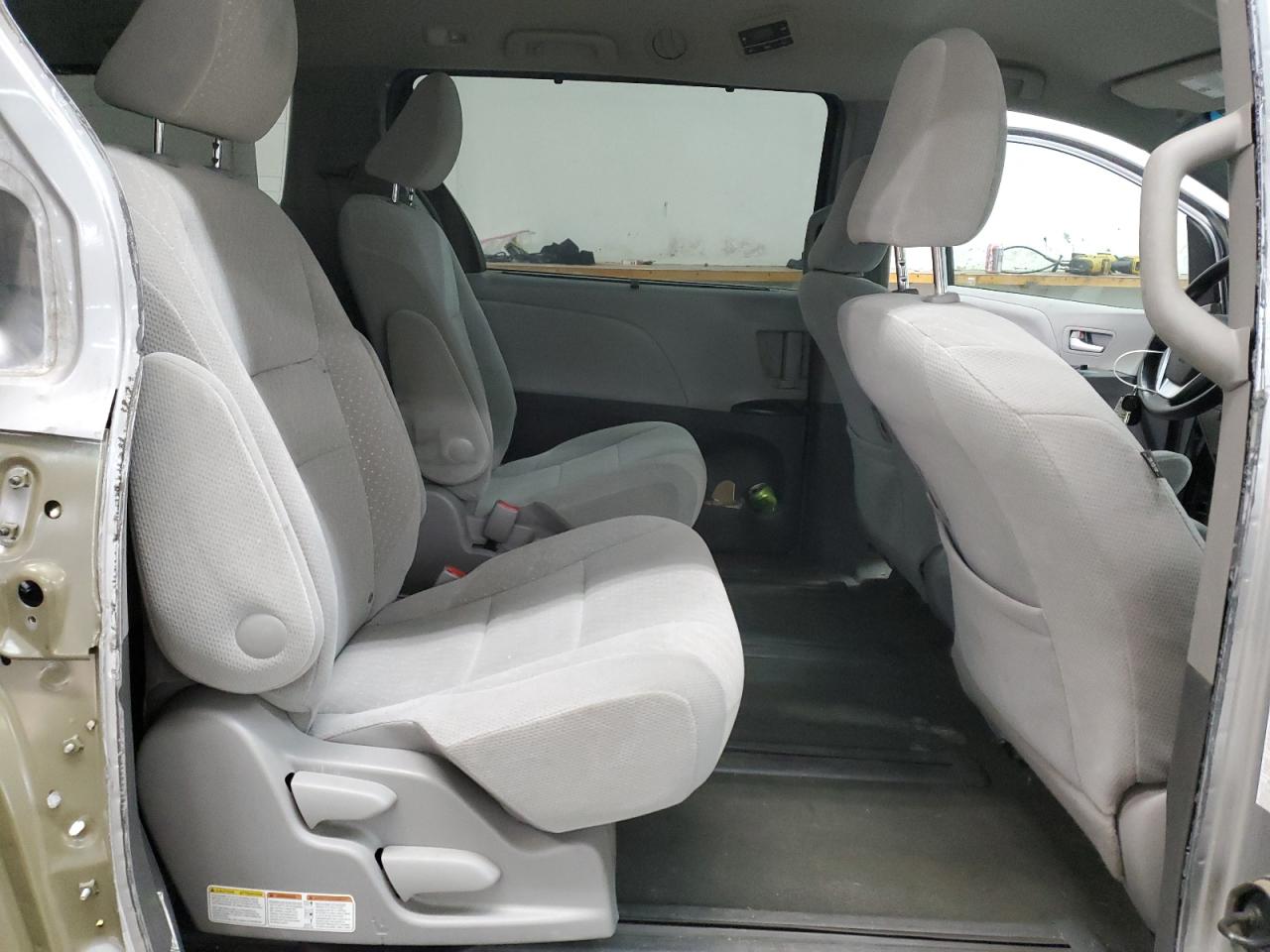 2017 Toyota Sienna VIN 5TDJZ3DC0HS177477 Copart auction photo, side / rear end damage thumbnail 11