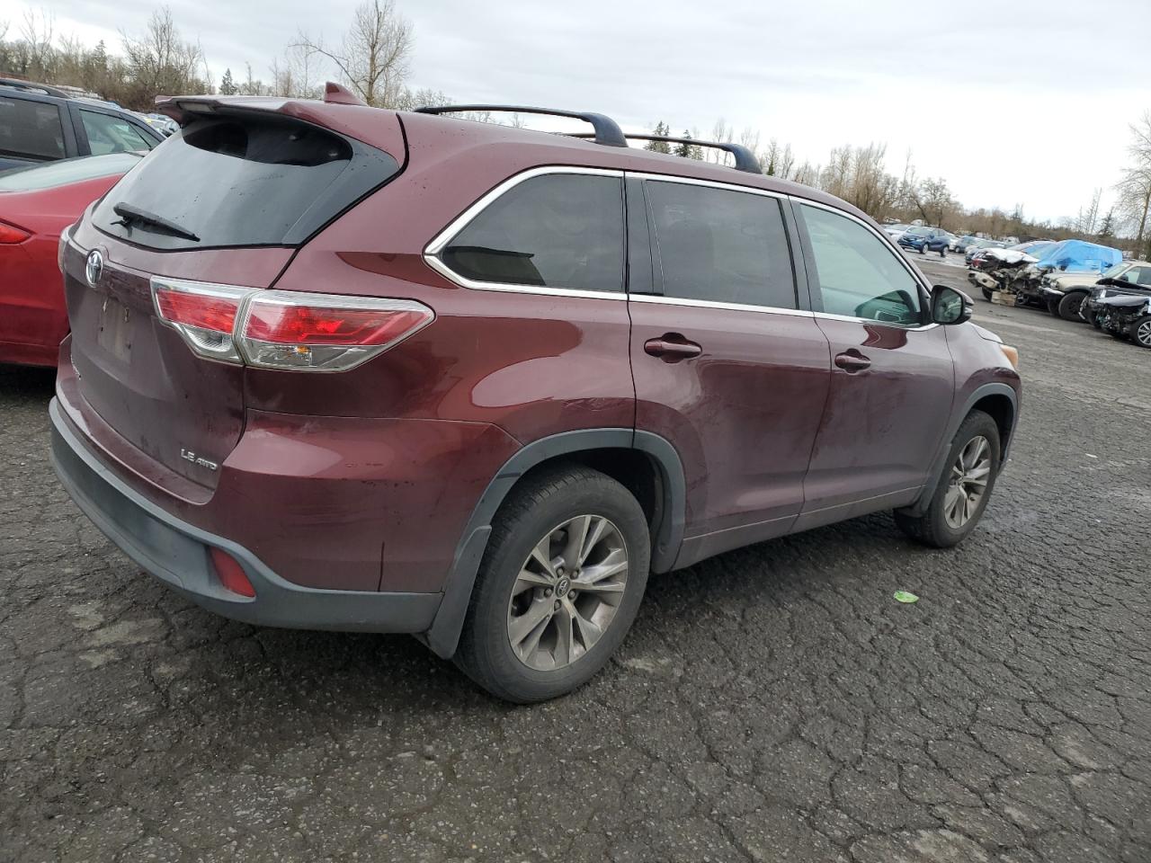 2016 Toyota Highlander VIN 5TDBKRFH7GS327801 Copart auction photo, side / rear end damage thumbnail 3