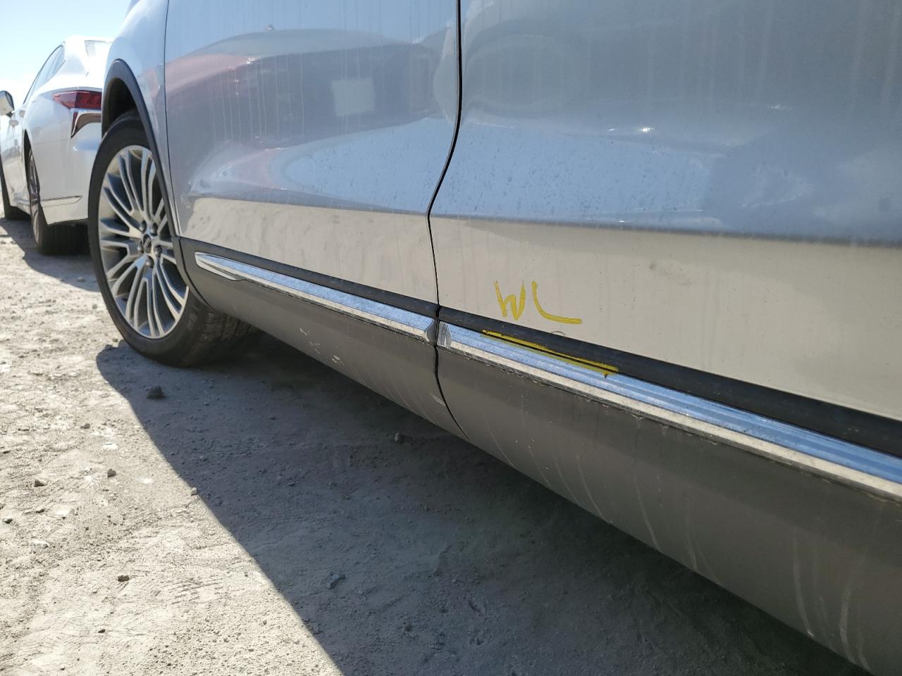 2016 Lincoln MKX VIN 2LMTJ8LR3GBL32770 Copart auction photo, water/flood damage thumbnail 13