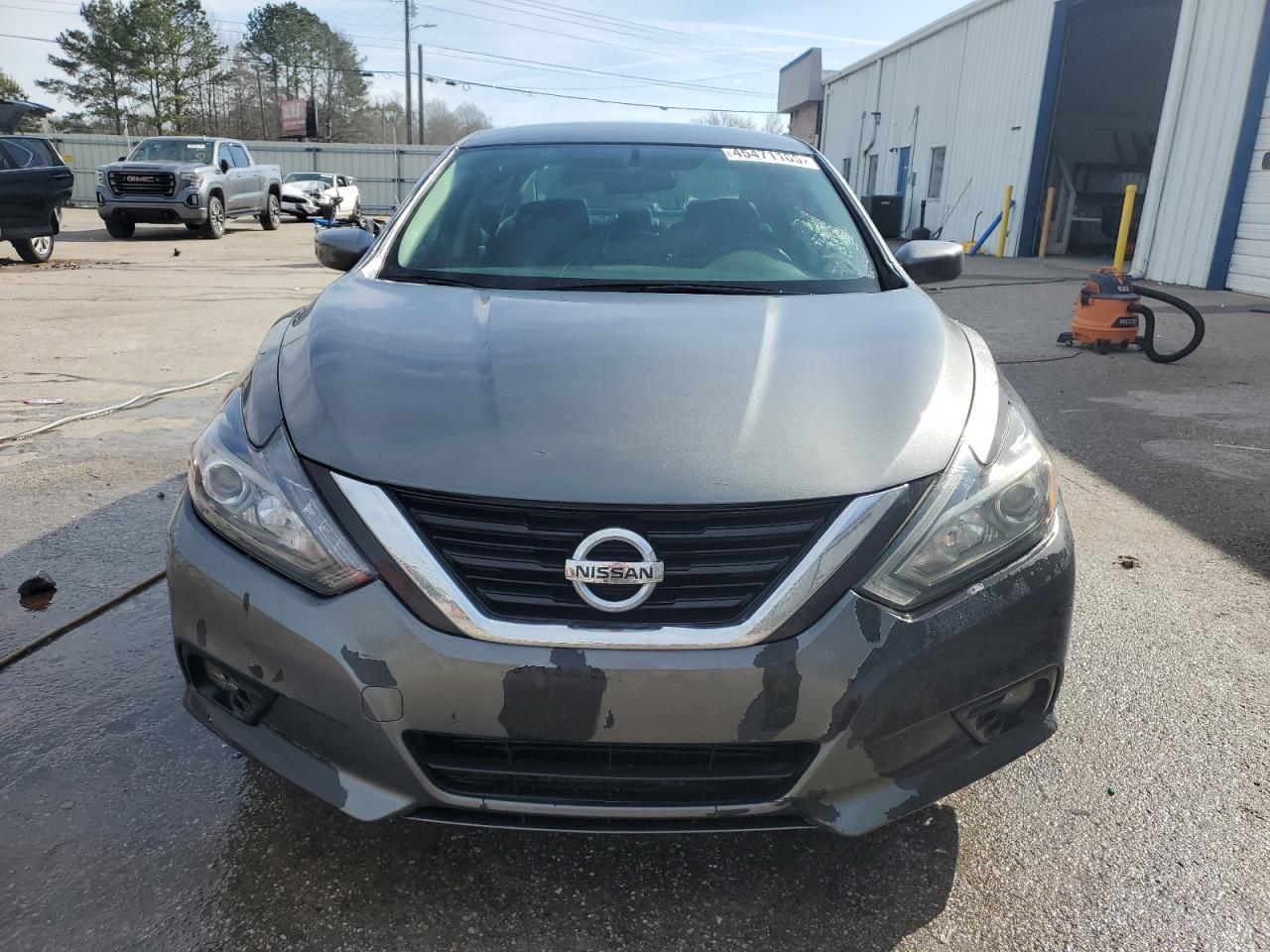 2018 Nissan Altima VIN 1N4AL3AP3JC225169 Copart auction photo, side damage thumbnail 5