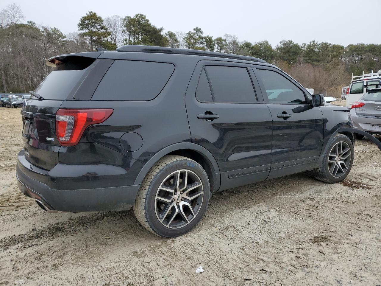 2017 Ford Explorer VIN 1FM5K8GT8HGE09201 Copart auction photo, front end / minor dent/scratches damage thumbnail 3