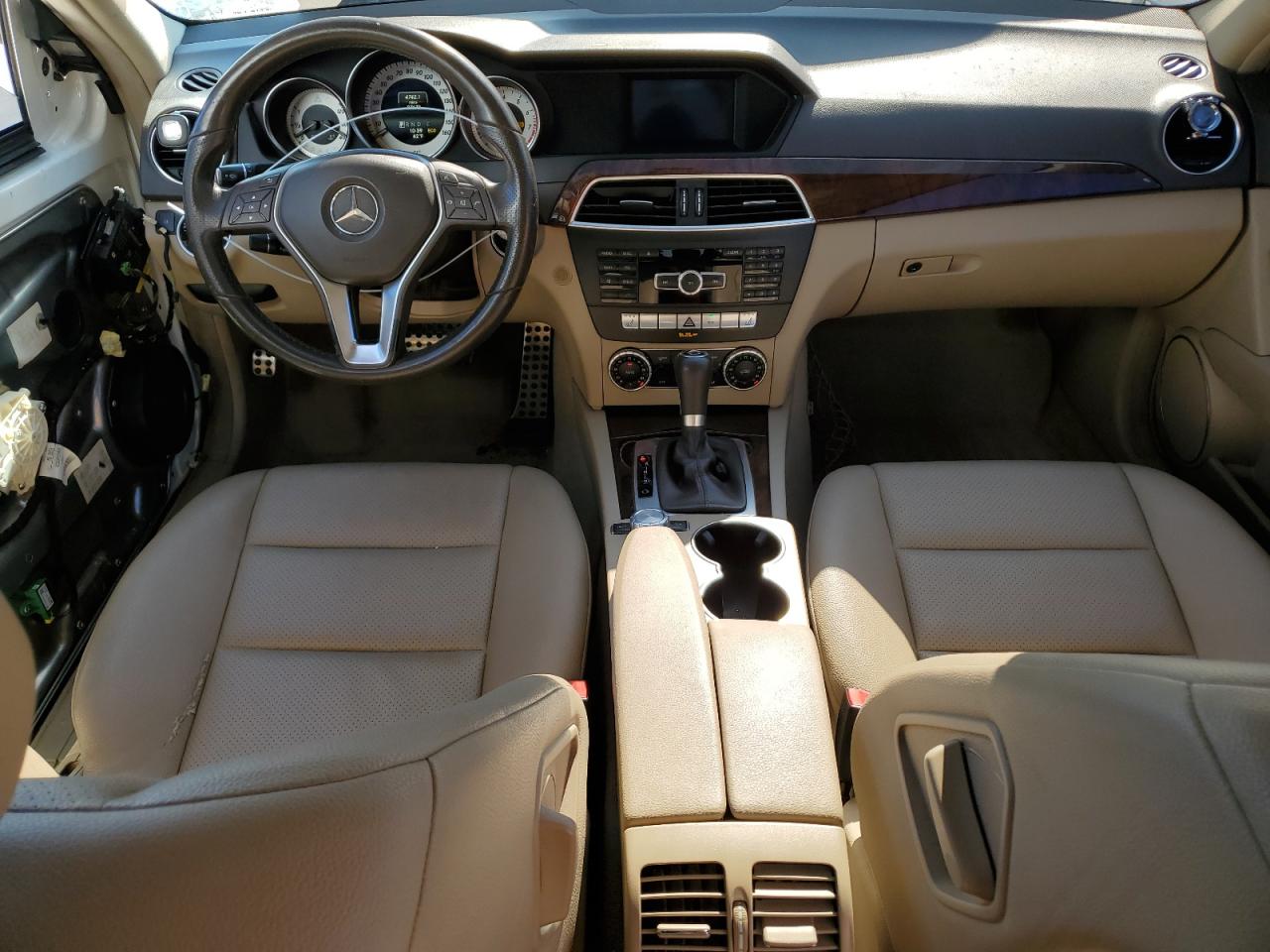2014 Mercedes-Benz C-klasse VIN WDDGF8AB5ER306647 Copart auction photo, front end / side damage thumbnail 8