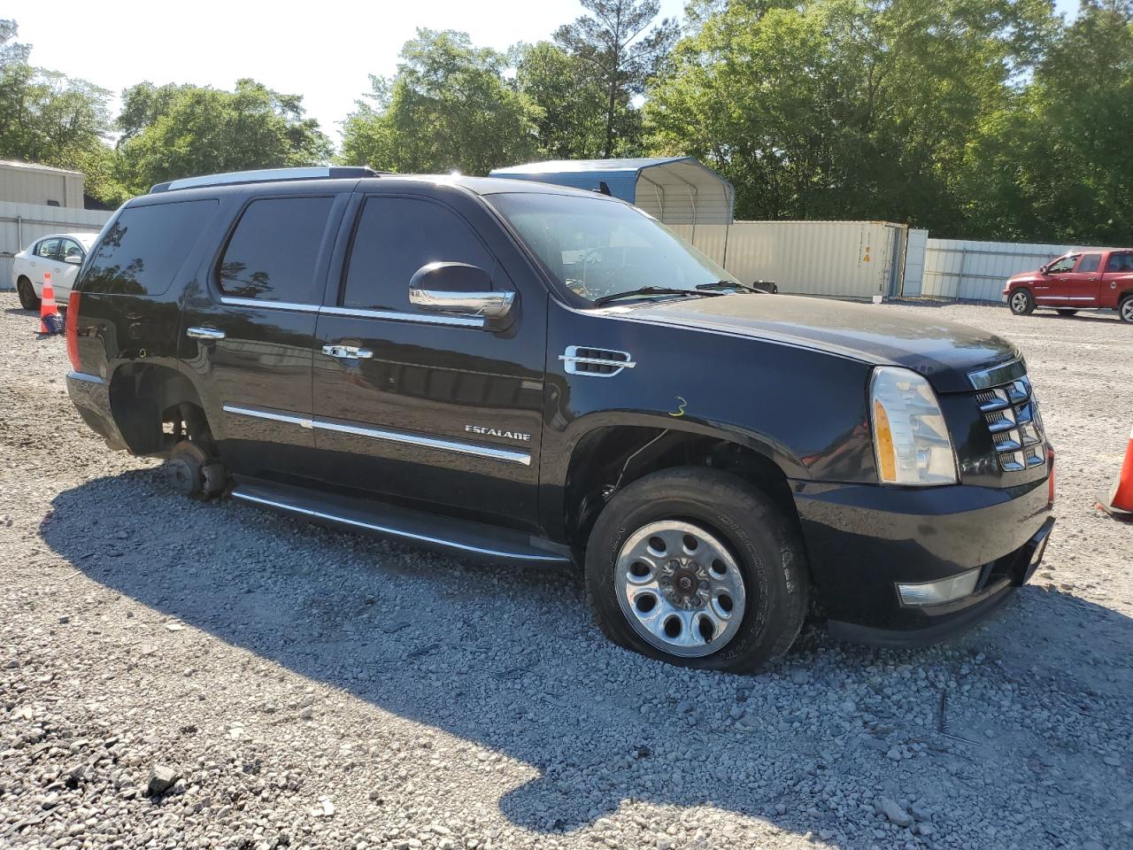 2011 Cadillac Escalade VIN 1GYS4AEFXBR385110 Copart auction photo, vandalism / stripped damage thumbnail 4