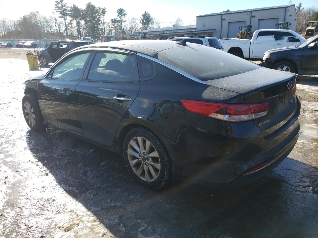 2018 KIA Optima VIN 5XXGT4L35JG274393 Copart auction photo, front end damage thumbnail 2