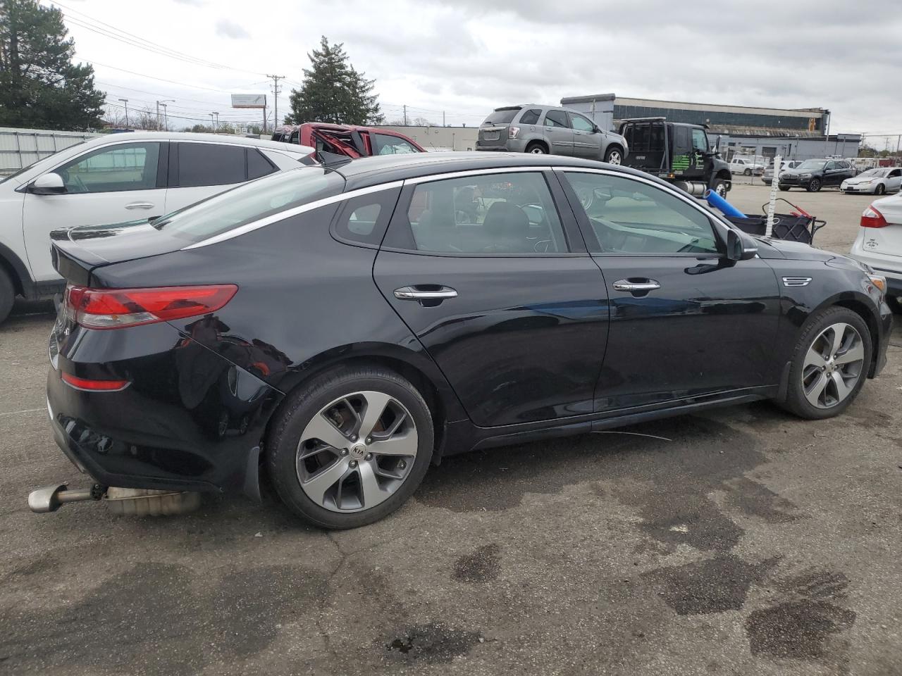 2019 KIA Optima VIN 5XXGT4L30KG367193 Copart auction photo, side / rear end damage thumbnail 3