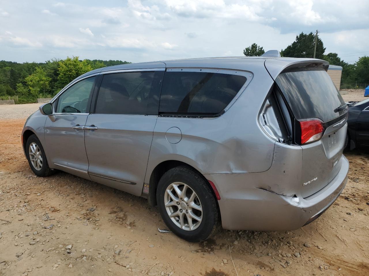 2020 Chrysler Pacifica VIN 2C4RC1BG7LR148056 Copart auction photo, side / rear end damage thumbnail 2