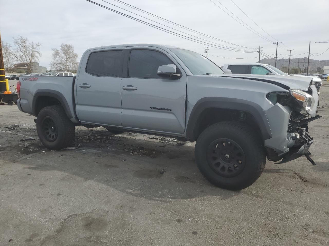 2019 Toyota Tacoma VIN 3TMCZ5AN2KM192032 Copart auction photo, front end / side damage thumbnail 4