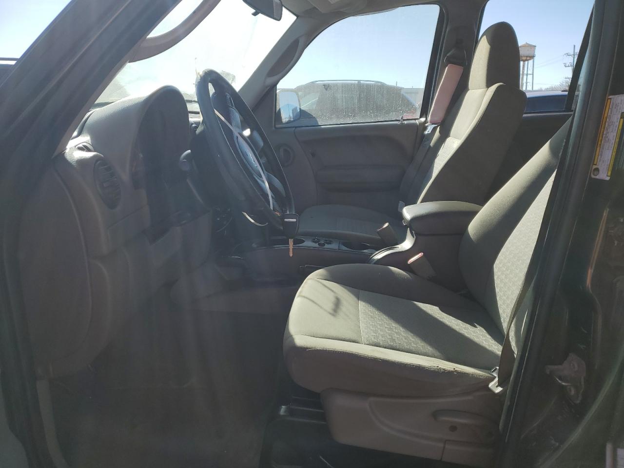 2005 Jeep Liberty (North America) VIN 1J4GL48K95W601814 Copart auction photo, front end damage thumbnail 7
