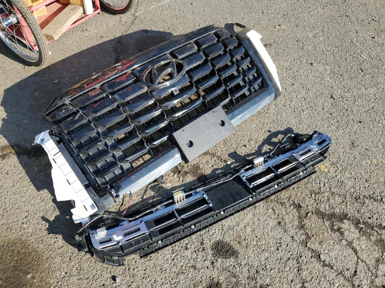 2024 Hyundai Palisade VIN KM8R7DGE0RU718693 Copart auction photo, front end / minor dent/scratches damage thumbnail 15