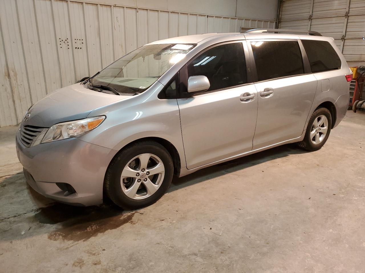 2016 Toyota Sienna VIN 5TDKK3DC4GS745298