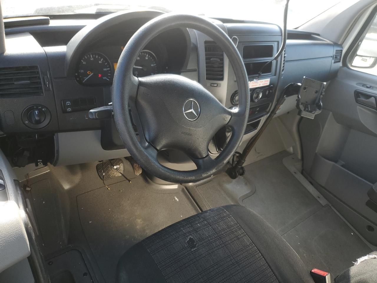 2014 Mercedes-Benz Sprinter VIN WD3PE8DE0E5828672 Copart auction photo, minor dent/scratches damage thumbnail 8