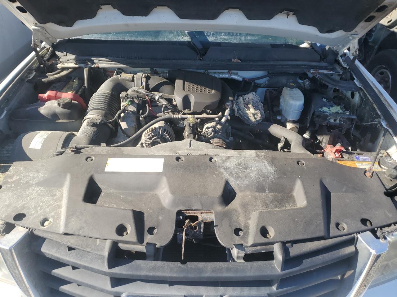 2009 GMC Sierra VIN 1GTJC73609F150902 Copart auction photo, burn - engine damage thumbnail 12