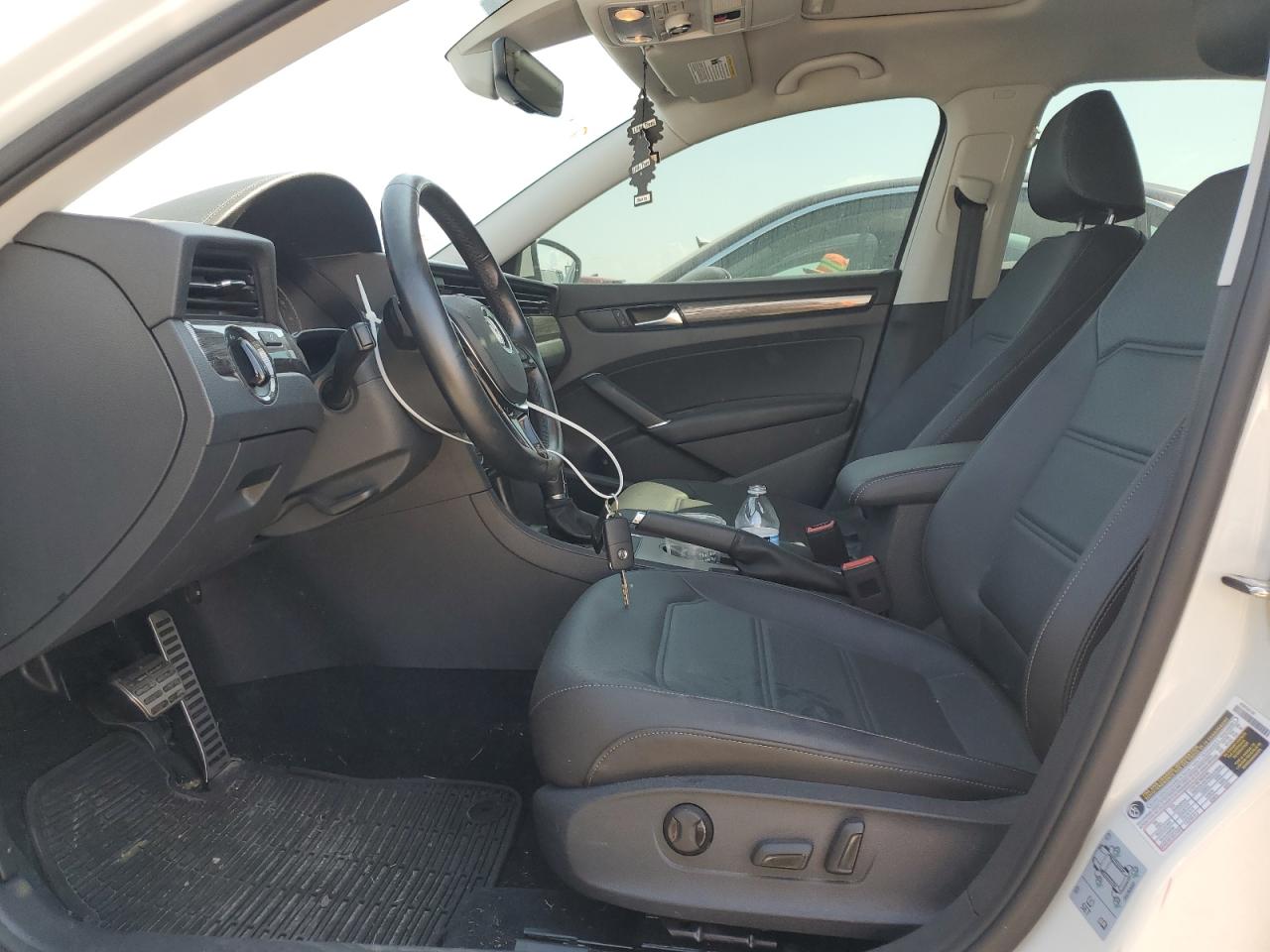 2020 Volkswagen Passat VIN 1VWMA7A30LC019311 Copart auction photo, front end / side damage thumbnail 7