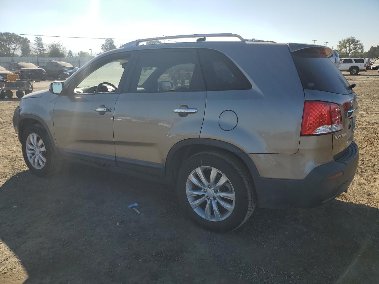 2011 KIA Sorento VIN 5XYKU4A26BG116496 Copart auction photo, front end damage thumbnail 2