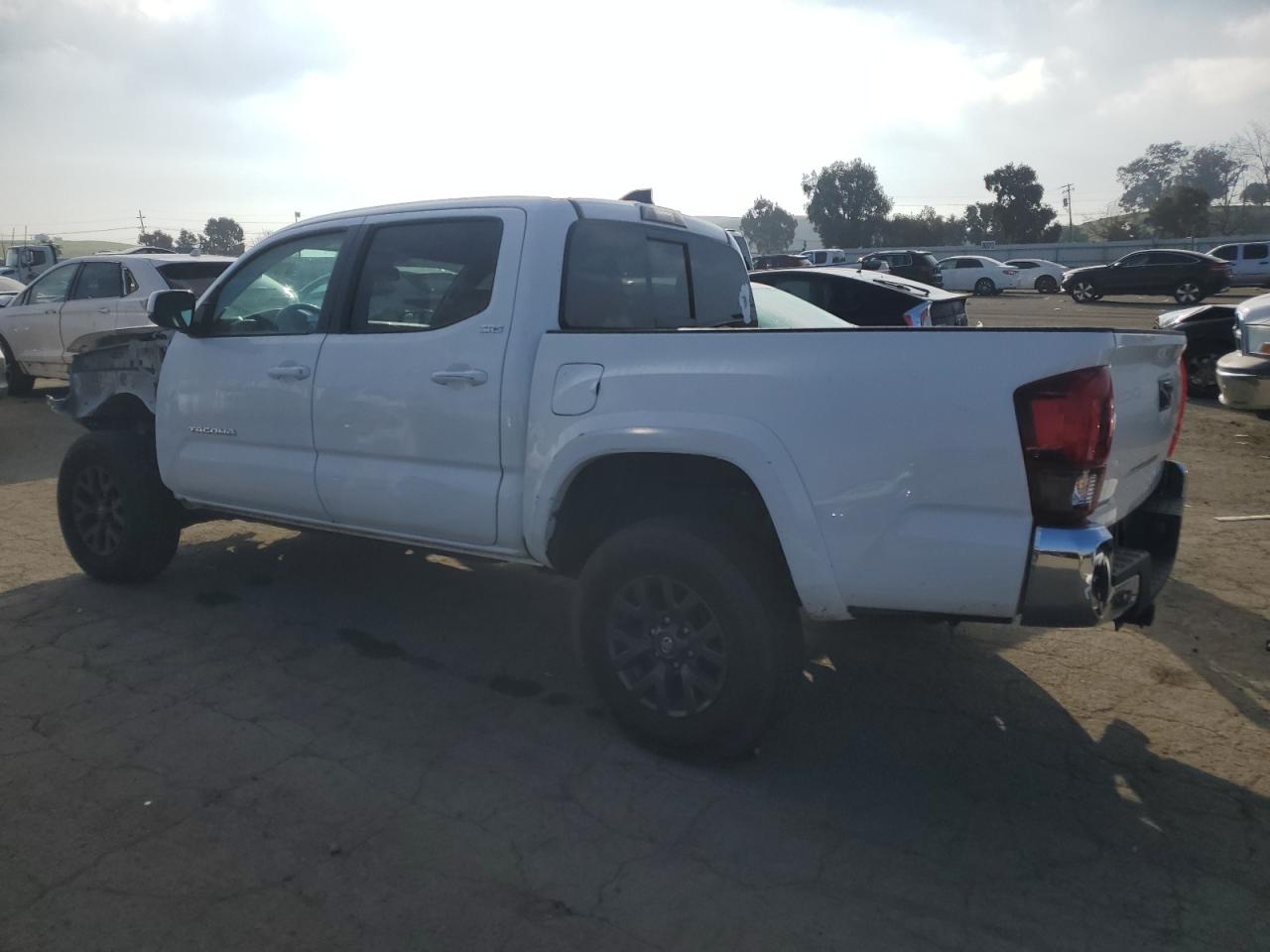 2022 Toyota Tacoma VIN 3TMAZ5CN1NM191818 Copart auction photo, front end damage thumbnail 2