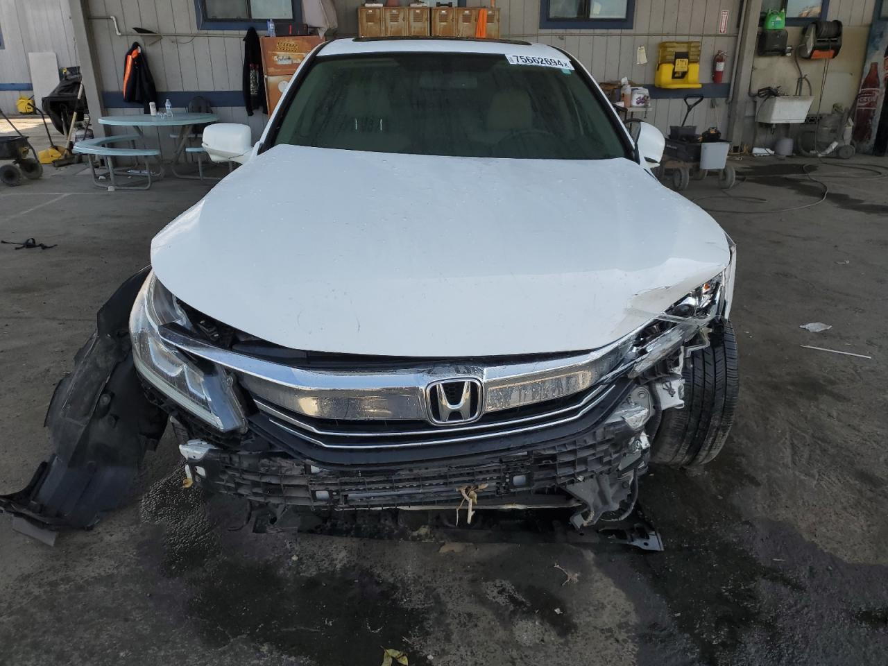 2016 Honda Accord VIN 1HGCR2F80GA022565 Copart auction photo, front end / side damage thumbnail 5