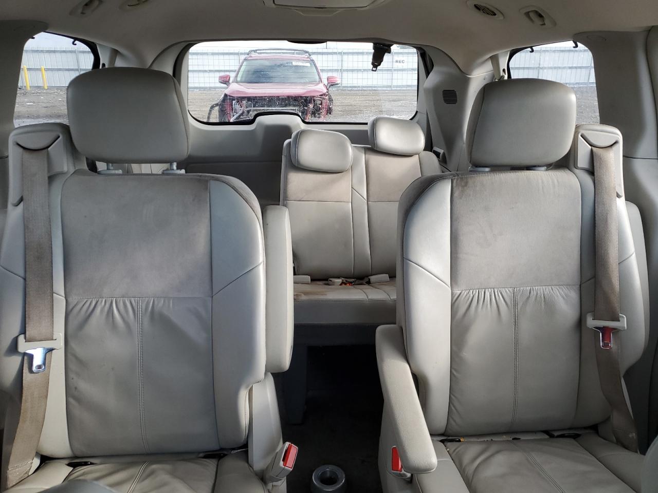 2008 Chrysler Town & Country VIN 2A8HR64X48R719944 Copart auction photo, side damage thumbnail 10