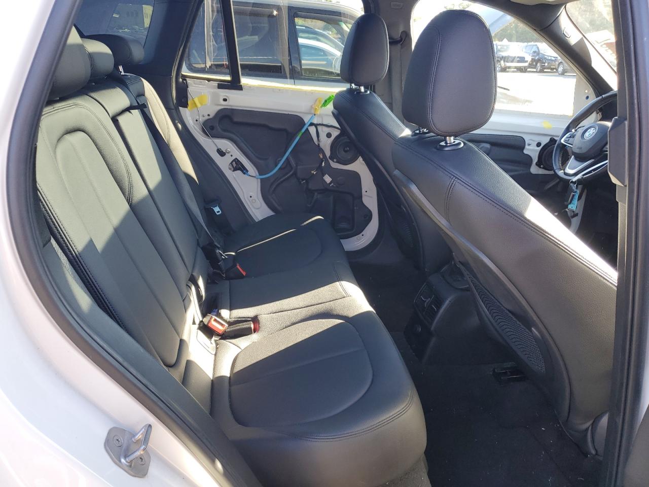 2016 BMW X1 VIN WBXHT3C32G5E52052 Copart auction photo, rear end / side damage thumbnail 11