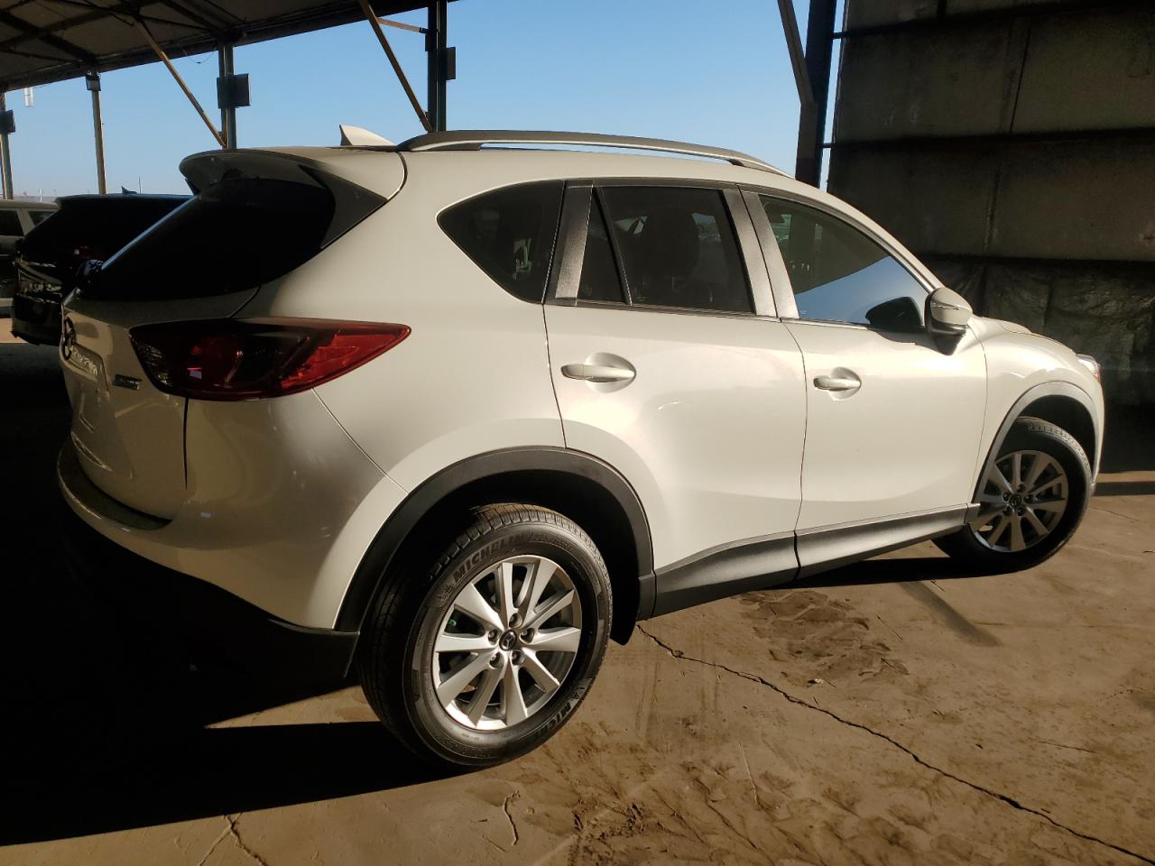2016 Mazda CX-5 VIN JM3KE4BYXG0902158 Copart auction photo, front end damage thumbnail 3