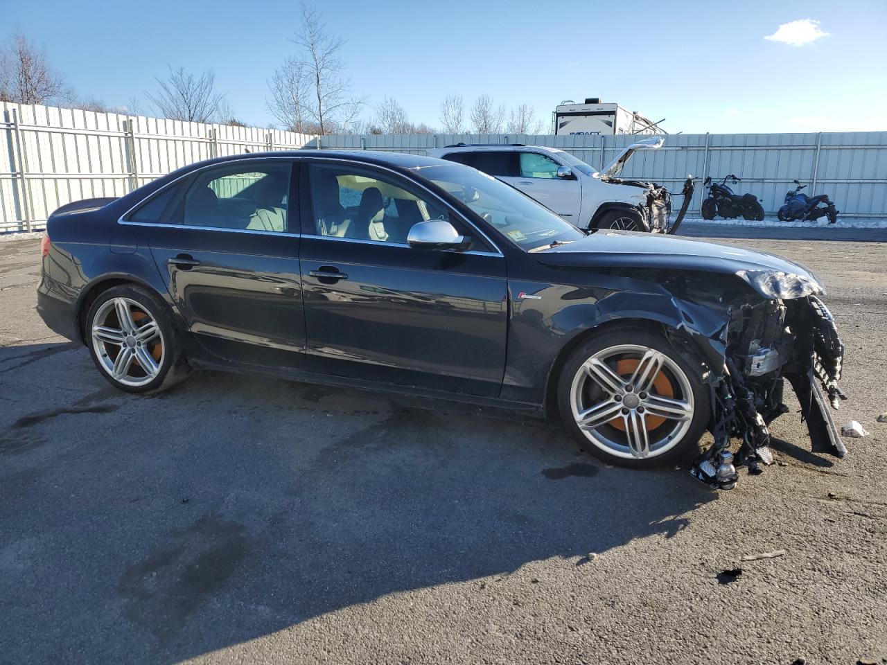 2014 Audi RS4 VIN WAUBGAFL9EA017714 Copart auction photo, front end / mechanical damage thumbnail 4