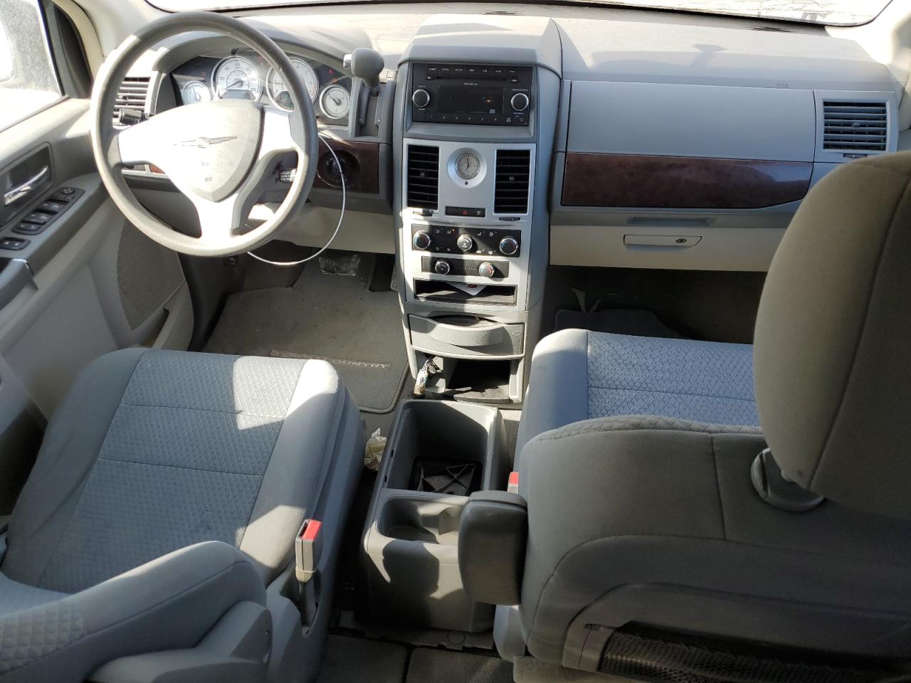 2010 Chrysler Town & Country VIN 2A4RR4DE7AR240156 Copart auction photo, rear end / front end damage thumbnail 8