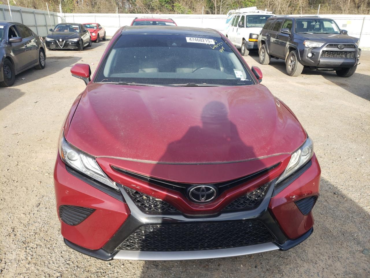 2018 Toyota Camry VIN 4T1B61HK7JU641557 Copart auction photo, vandalism damage thumbnail 5