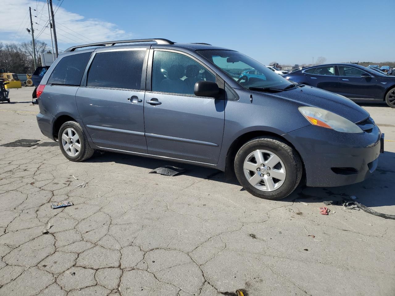 2008 Toyota Sienna VIN 5TDZK23C78S214396 Copart auction photo, minor dent/scratches damage thumbnail 4