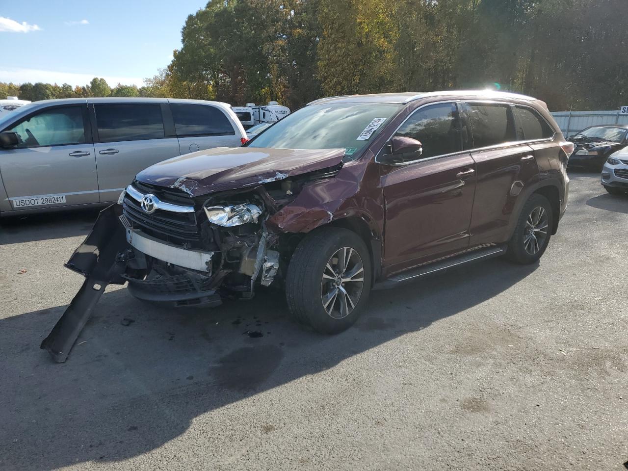 2016 Toyota Highlander VIN 5TDJKRFH2GS329323