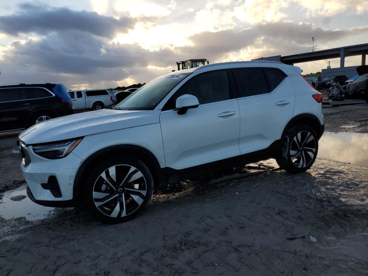 2023 Volvo XC40 VIN YV4L12UF7P2032461