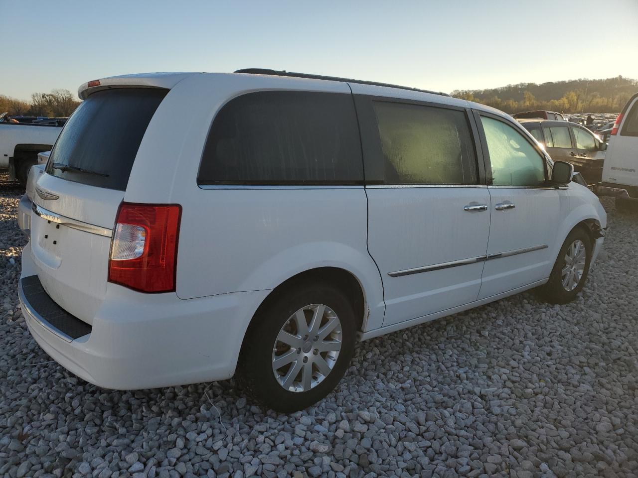 2015 Chrysler Town & Country VIN 2C4RC1BG7FR520547 Copart auction photo, front end damage thumbnail 3