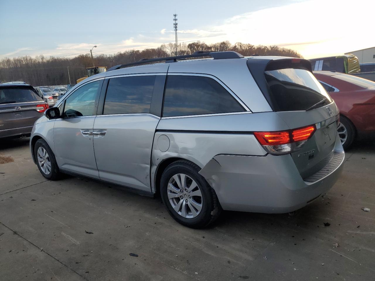 2014 Honda Odyssey VIN 5FNRL5H69EB109909 Copart auction photo, all over / minor dent/scratches damage thumbnail 2