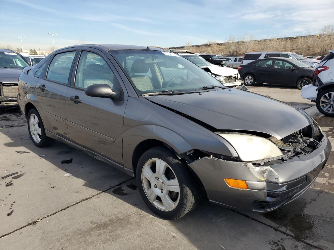 2006 Ford Focus VIN 1FAFP34N76W158487 Copart auction photo, front end / side damage thumbnail 4