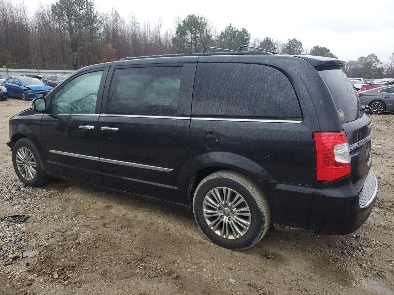 2013 Chrysler Town & Country VIN 2C4RC1CGXDR781456 Copart auction photo, front end / minor dent/scratches damage thumbnail 2