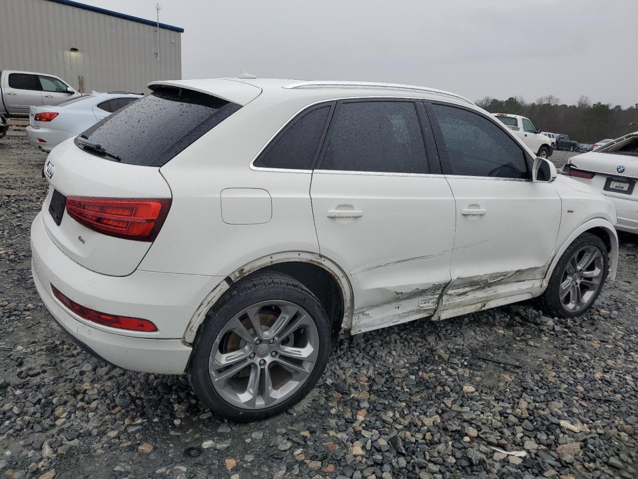 2018 Audi Q3 VIN WA1HCCFS0JR002116 Copart auction photo, side / front end damage thumbnail 3