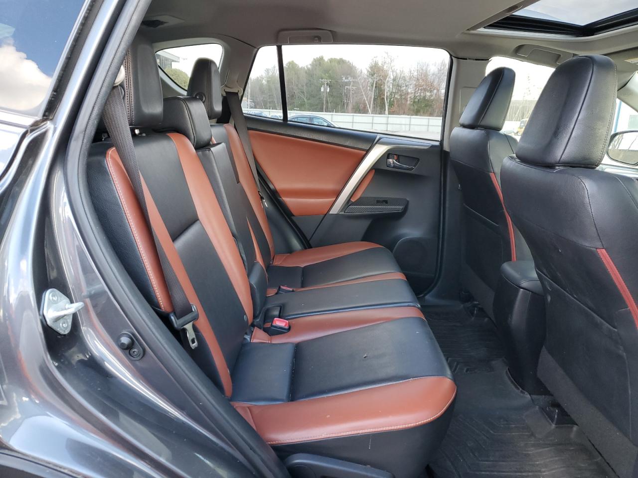 2015 Toyota RAV 4 VIN JTMDFREVXFD150613 Copart auction photo, rear end damage thumbnail 11