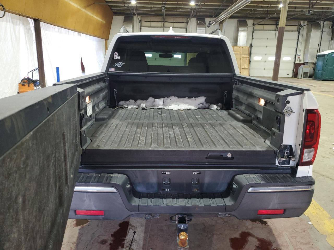 2017 Honda Ridgeline VIN 5FPYK3F63HB010133 Copart auction photo, front end / minor dent/scratches damage thumbnail 6