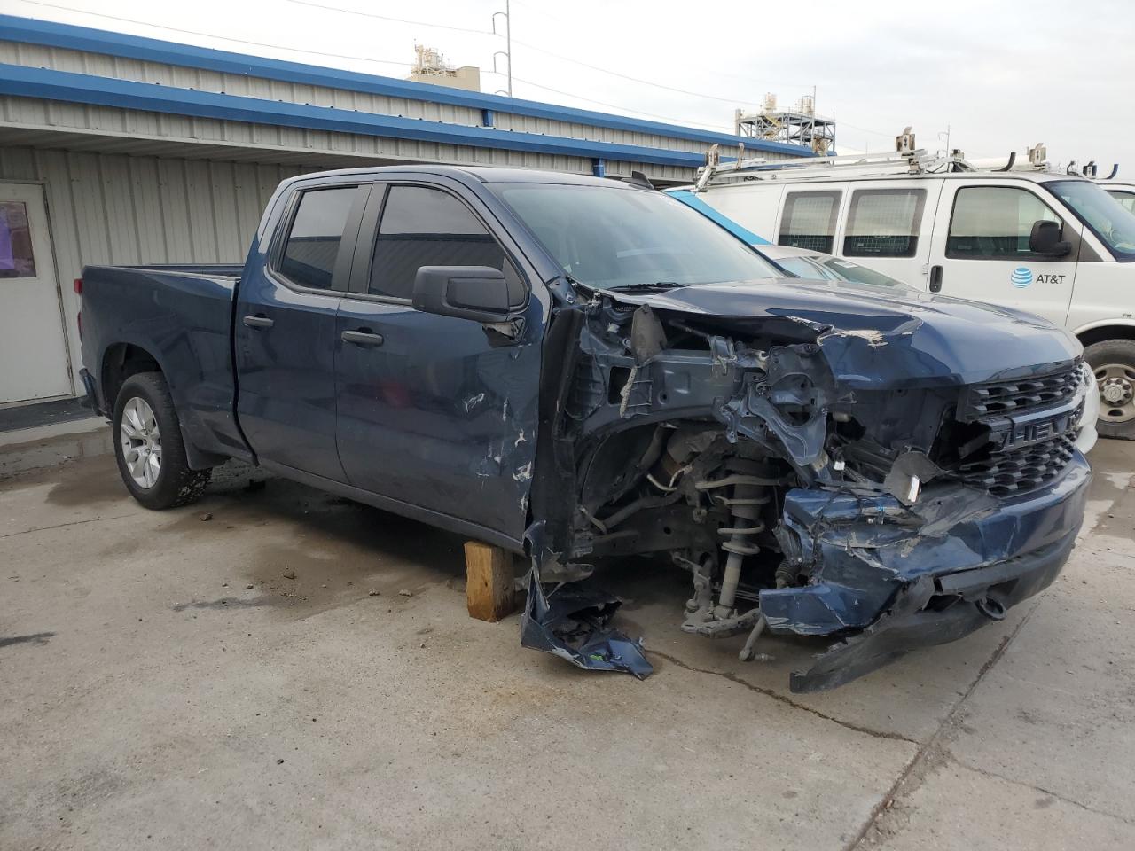 2021 Chevrolet Silverado VIN 1GCRWBEK9MZ302089 Copart auction photo, front end / side damage thumbnail 4