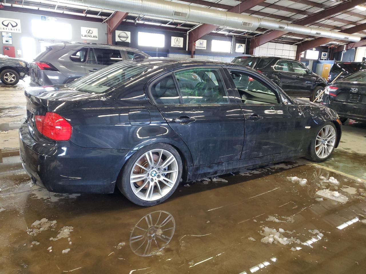 2011 BMW 3er VIN WBAPM5C52BE435581 Copart auction photo, front end / side damage thumbnail 3