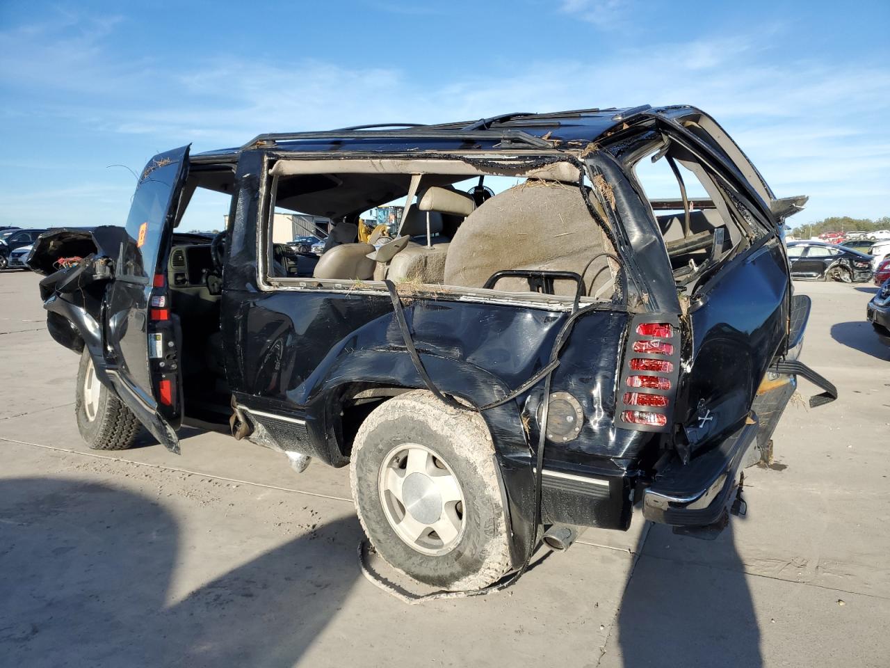 1995 Chevrolet Tahoe VIN 3GNEK18K0SG103792 Copart auction photo, all over damage thumbnail 2