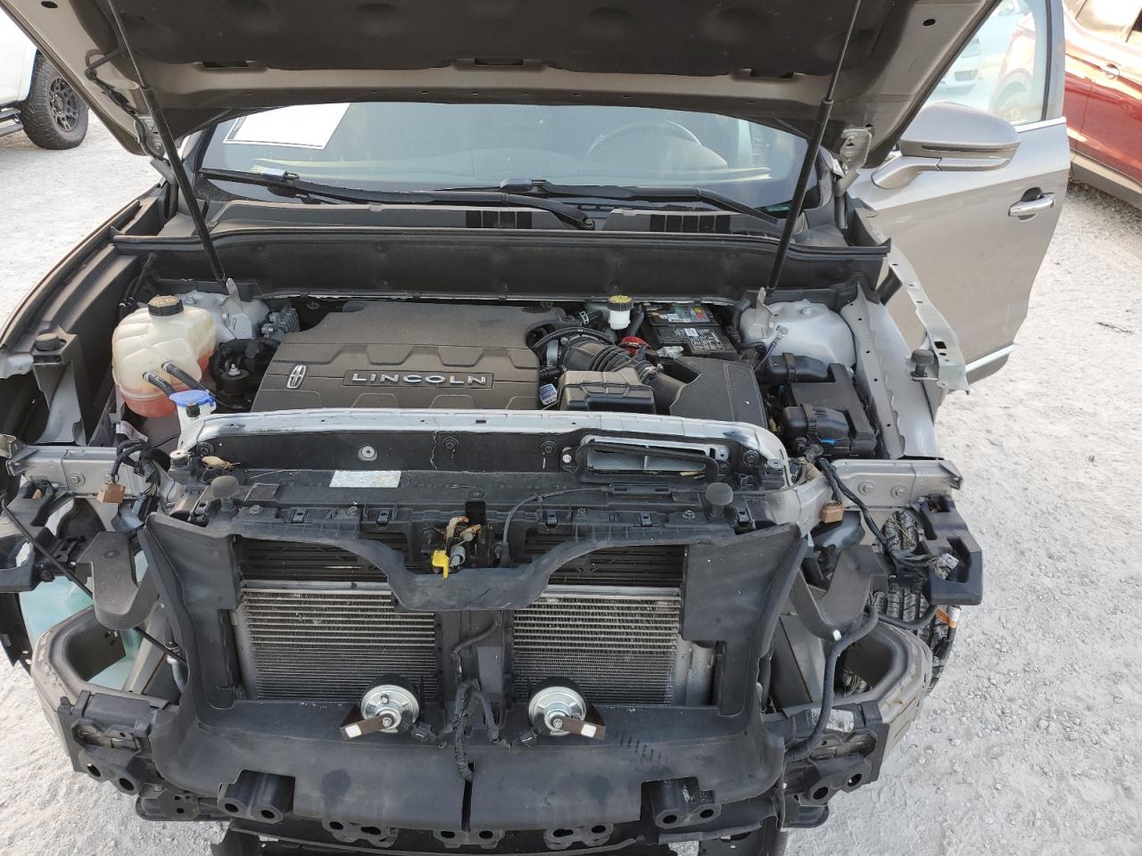 2018 Lincoln MKX VIN 2LMPJ8JR2JBL26230 Copart auction photo, water/flood damage thumbnail 12