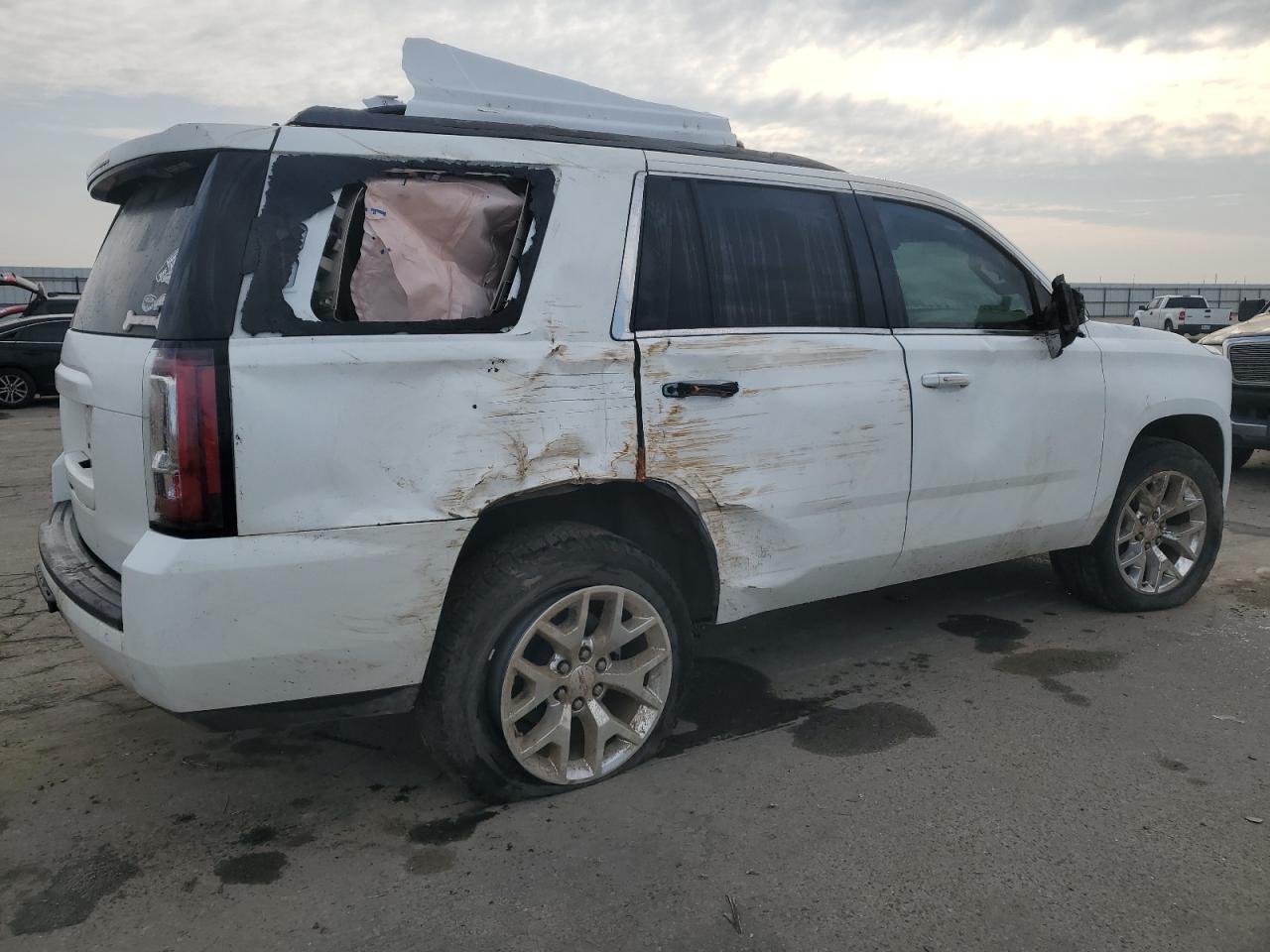 2016 GMC Yukon VIN 1GKS2BKC8GR260520 Copart auction photo, all over damage thumbnail 3