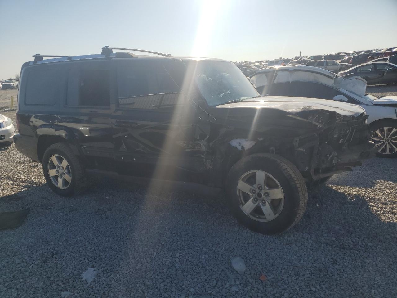 2006 Jeep Commander VIN 1J8HG58N16C141431 Copart auction photo, front end / side damage thumbnail 4
