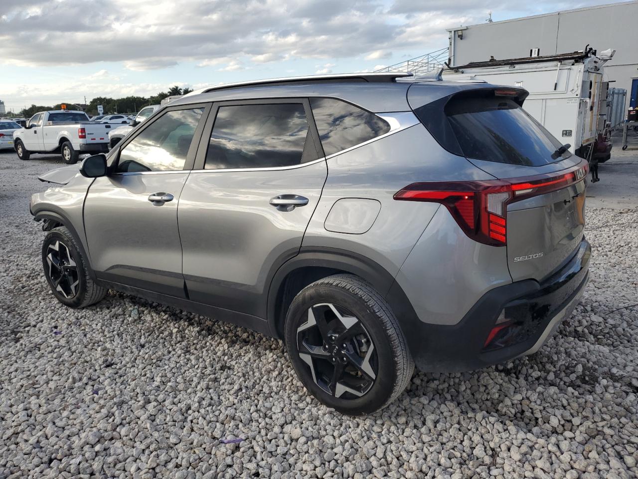 2024 KIA Seltos VIN KNDER2AA1R7563528 Copart auction photo, front end damage thumbnail 2