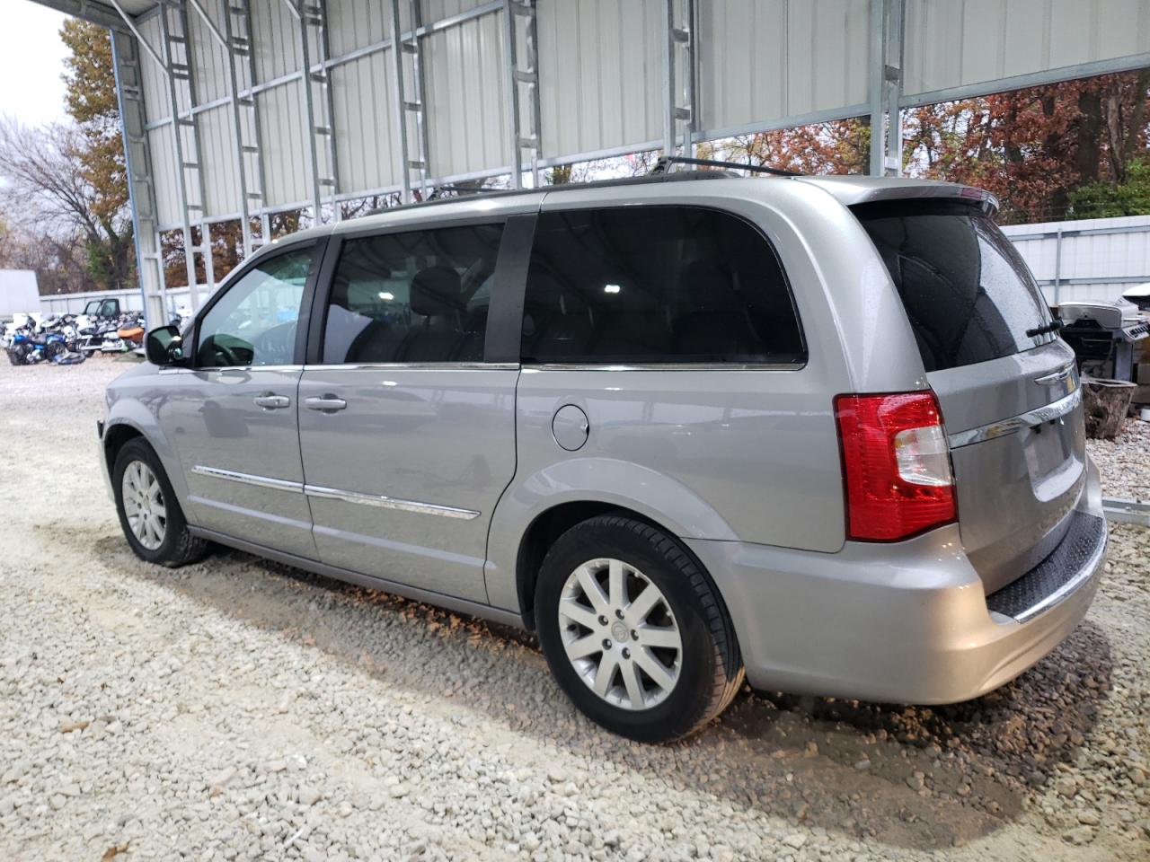 2016 Chrysler Town & Country VIN 2C4RC1BG3GR295433 Copart auction photo, front end / minor dent/scratches damage thumbnail 2