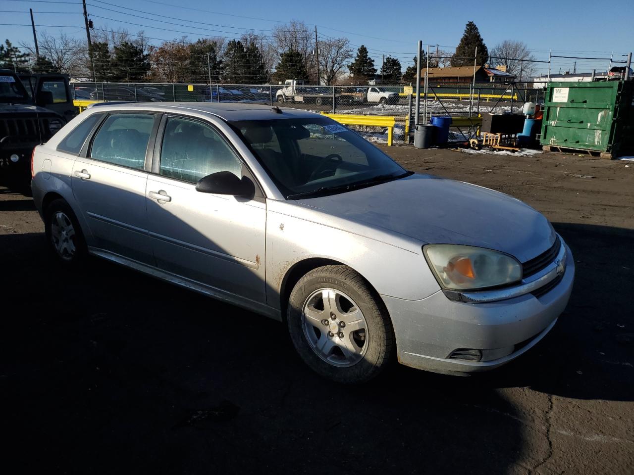 2005 Chevrolet Malibu VIN 1G1ZU64875F334537 Copart auction photo, side / front end damage thumbnail 4