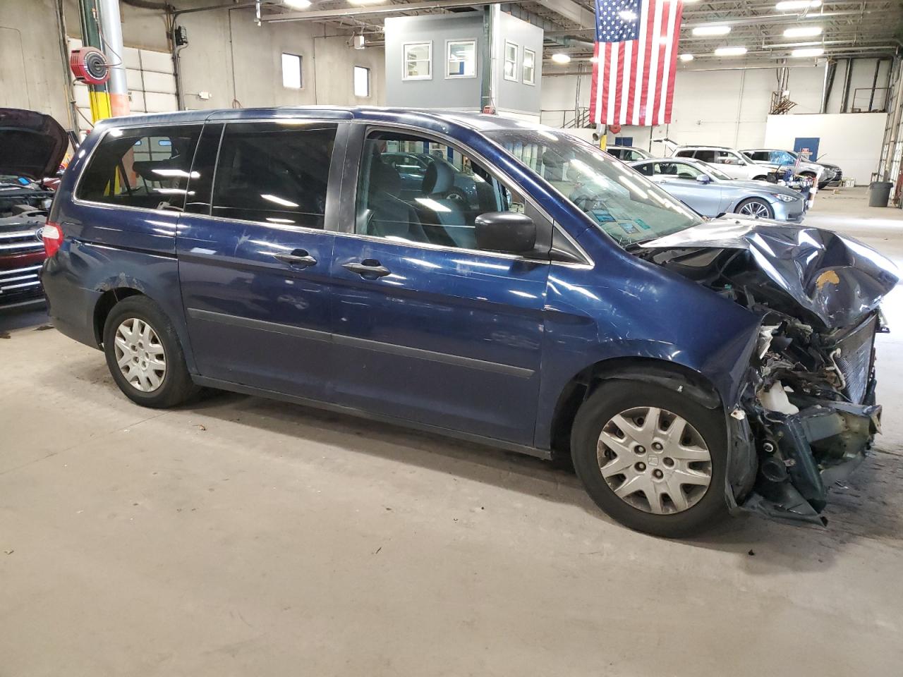 2005 Honda Odyssey VIN 5FNRL382X5B058132 Copart auction photo, all over damage thumbnail 4