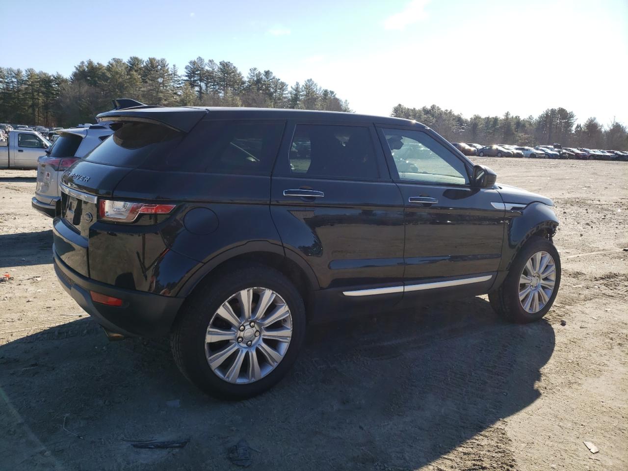 2016 Land Rover Range Rover VIN SALVR2BGXGH086892 Copart auction photo, front end / minor dent/scratches damage thumbnail 3