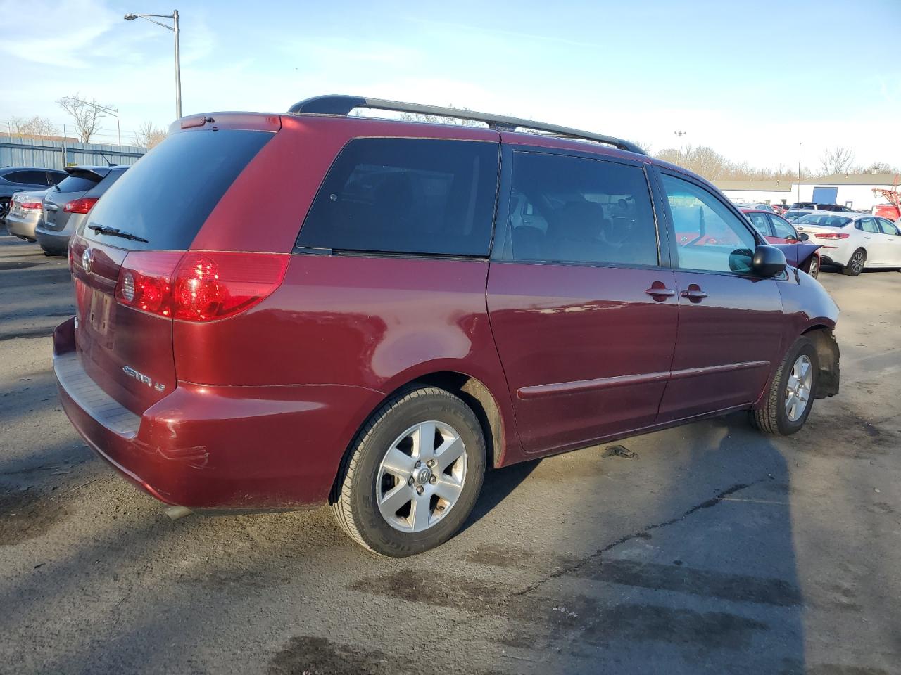 2007 Toyota Sienna VIN 5TDZK23C47S023274 Copart auction photo, front end damage thumbnail 3