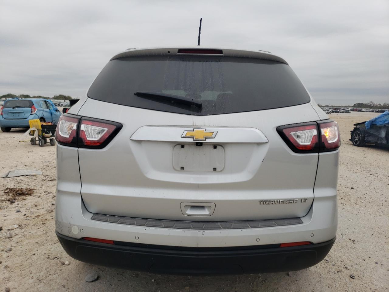 2015 Chevrolet Traverse VIN 1GNKRGKD1FJ276284 Copart auction photo, front end / minor dent/scratches damage thumbnail 6